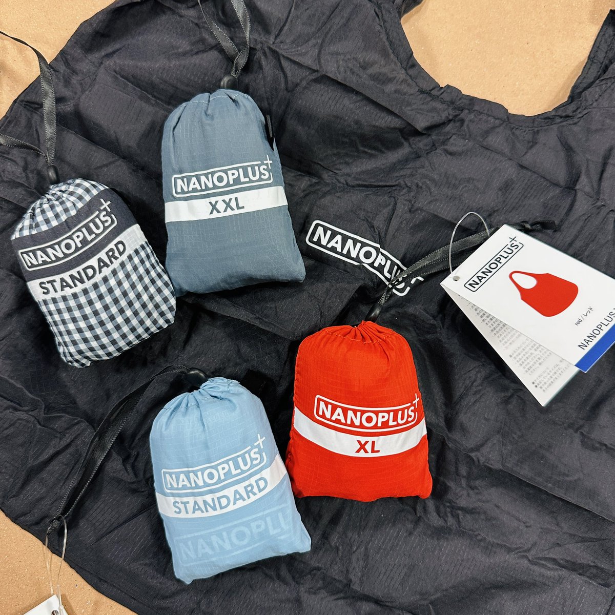 LOFT_OOMIYA's tweet photo. 軽量!丈夫!コンパクトなエコバッグ🛍️
#NANOPLUS が入荷しました
手のひらにすっぽり収まるサイズ感ながらも、容量はしっかり✨
薄手なのできちんと畳まなくても袋に収納できます⭕️収納袋は紐でくっついているので、無くす心配もありません🥹助かります…! https://t.co/l6sc7ELAv2