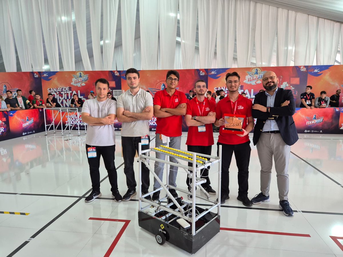 agucomputer's tweet photo. Göktaş Takımı Teknofest Sanayide Dijital Teknolojiler Yarışması Finalinde Yer Aldı! Takım Danışmanı Dr. Beyhan Adanur Dedetürk ve ekip üyeleri Mesut Yeşilören, Enes Erdoğan, Oğuzhan Ceviz, Utku Çuval, Çağrı Akkuş, Taha Gümüş, Akif Köş, Çağrı Akkoyun ve Eren Çetin’i tebrik ederiz. https://t.co/Ia9nojEpwZ