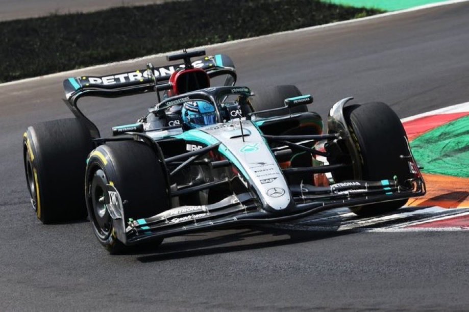 rahmk12's tweet photo. — We go for the #SingaporeGP this weekend!🏁

One of the most exciting on the calendar, Here’s today’s schedule..

🔧 Practice 1 – Friday 12:30 PM

⚡ Practice 2 – Friday 4:00 PM

Reconnect with the MyDStv app: https://t.co/q9V7VSWKl8

#SeasonOfIntensity | #F1 https://t.co/OgBFUK9xHZ