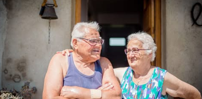 🔵#Seniors Du 6 au 12/10 à l’occasion de la "Semaine Bleue", les CLIC de l'#Ain et leurs partenaires ont préparé un programme d'animations à destination des seniors, dans tout le département : ateliers mémoire jeux, cuisine, numérique, sport...➡️tinyurl.com/3pb4d3z4