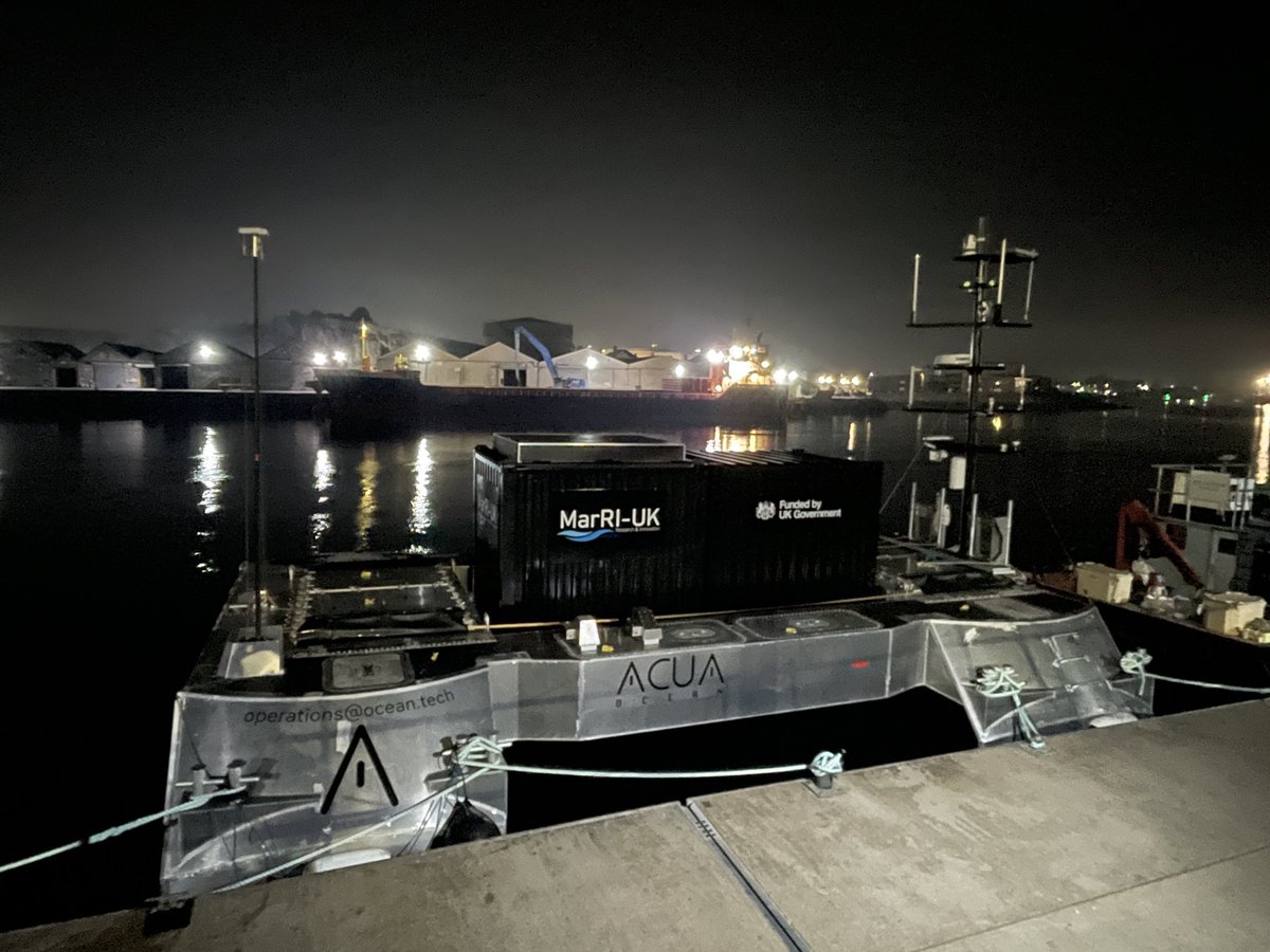 ACUAOcean's tweet image. USV Pioneer is back alongside after 5 weeks on the road at DSEI, LISW and SIBS.
On the return leg Pioneer caught a beautiful sunrise over The Needles and a glimpse of HMS Iron Duke on the horizon.
#oceantech