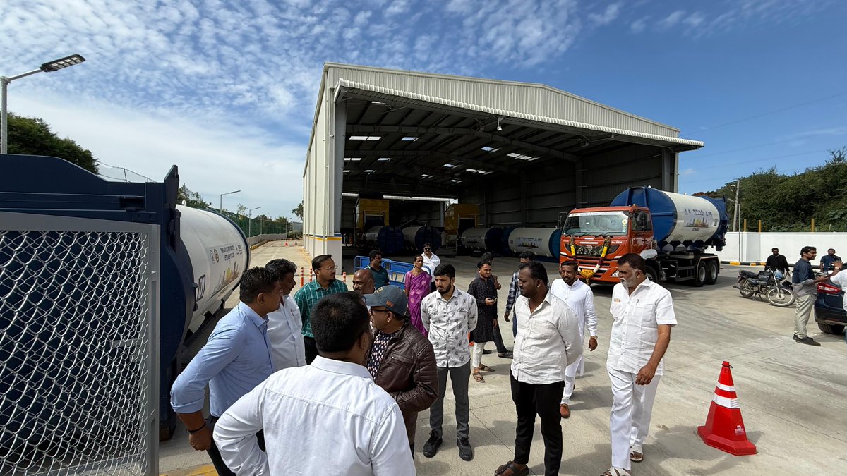 KJGeorgeOffice's tweet photo. As per the directions of Hon’ble Energy Minister Shri @thekjgeorge Ji, officials from the MLA Office, Block leaders, SWM (#SolidWasteManagement) officials, and local leaders inspected the #GarbageTransferStation at #HBRLayout in #SarvagnaNagar today.
During the visit, they:
👉 Reviewed the operations of the station
👉 Discussed more effective ways to ensure garbage is collected from all areas
👉 Stressed the importance of increasing public awareness about proper waste disposal
👉 Emphasized the need to clear black spots (unauthorized dumping areas)
👉 Highlighted the importance of proper waste segregation at the source
👉 Called for continuous efforts to maintain cleanliness across the locality
The team reaffirmed their commitment to make #SarvagnaNagarConstituency cleaner, greener, and healthier for all residents.
@CMofKarnataka @INCKarnataka @KJG_Supporters @TeamKJGeorge @INCSarvagna