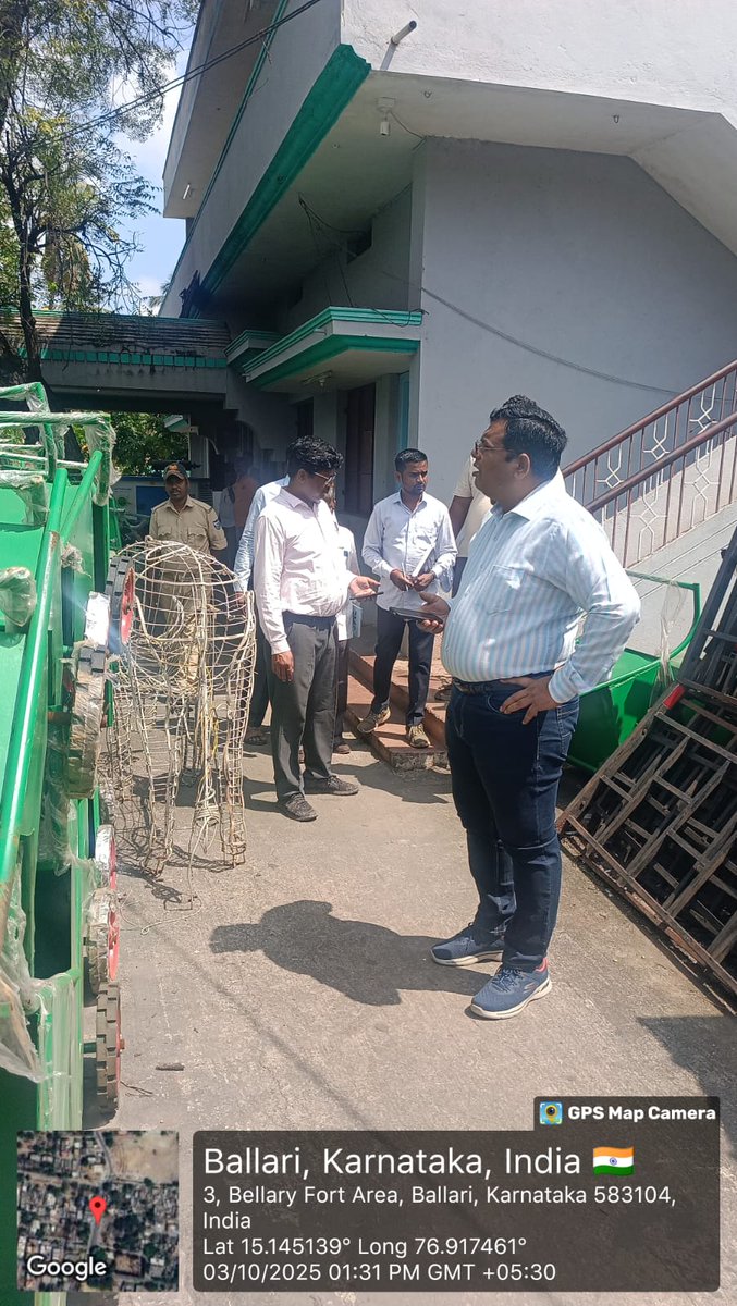 Comm_Ballari's tweet photo. Commissioner visited and inspected the store  at fort area. https://t.co/k6fKUme5fy