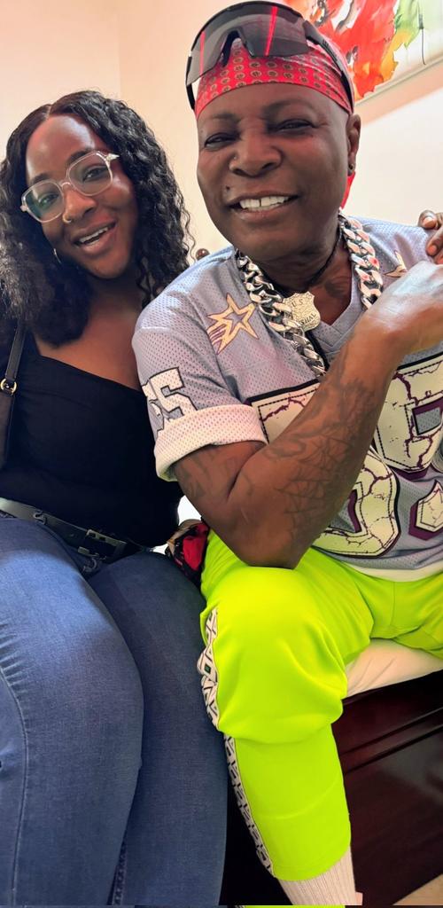 CAN UR GRANDFATHER LOOK LIKE DIS?

Last week I got a huge surprise from my grand daughter who came to visit me all the way from Canada without hinting me.
It was a pleasant surprise.
Did it show on my face?
I was lost with words.

Lord, am indeed very grateful.
Now, rain