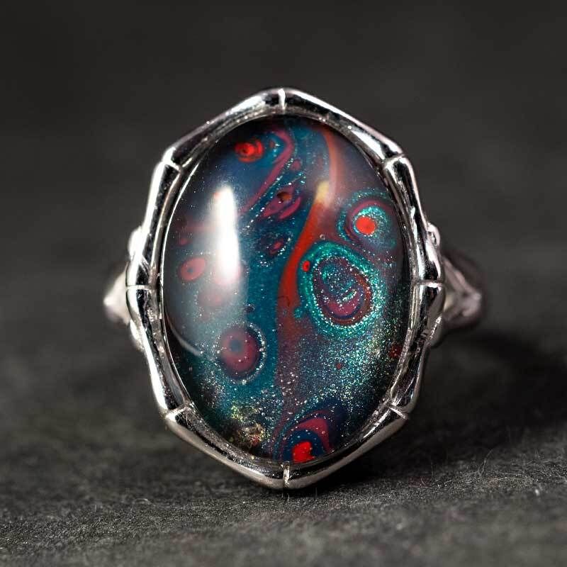 artbydaan's tweet photo. ✨ Statement piece alert: zilveren ring ‘Emerald Flame’ met een unieke handgeschilderde steen in metallicgroen & rood. Verstelbaar van maat 17 t/m 19 – 100% uniek!
👉 https://t.co/3Ufo4GB9rM
Delen = waarderen 💍
#sieraden #handgemaakt #EmeraldFlame #artbydaan https://t.co/glzzycHP6x