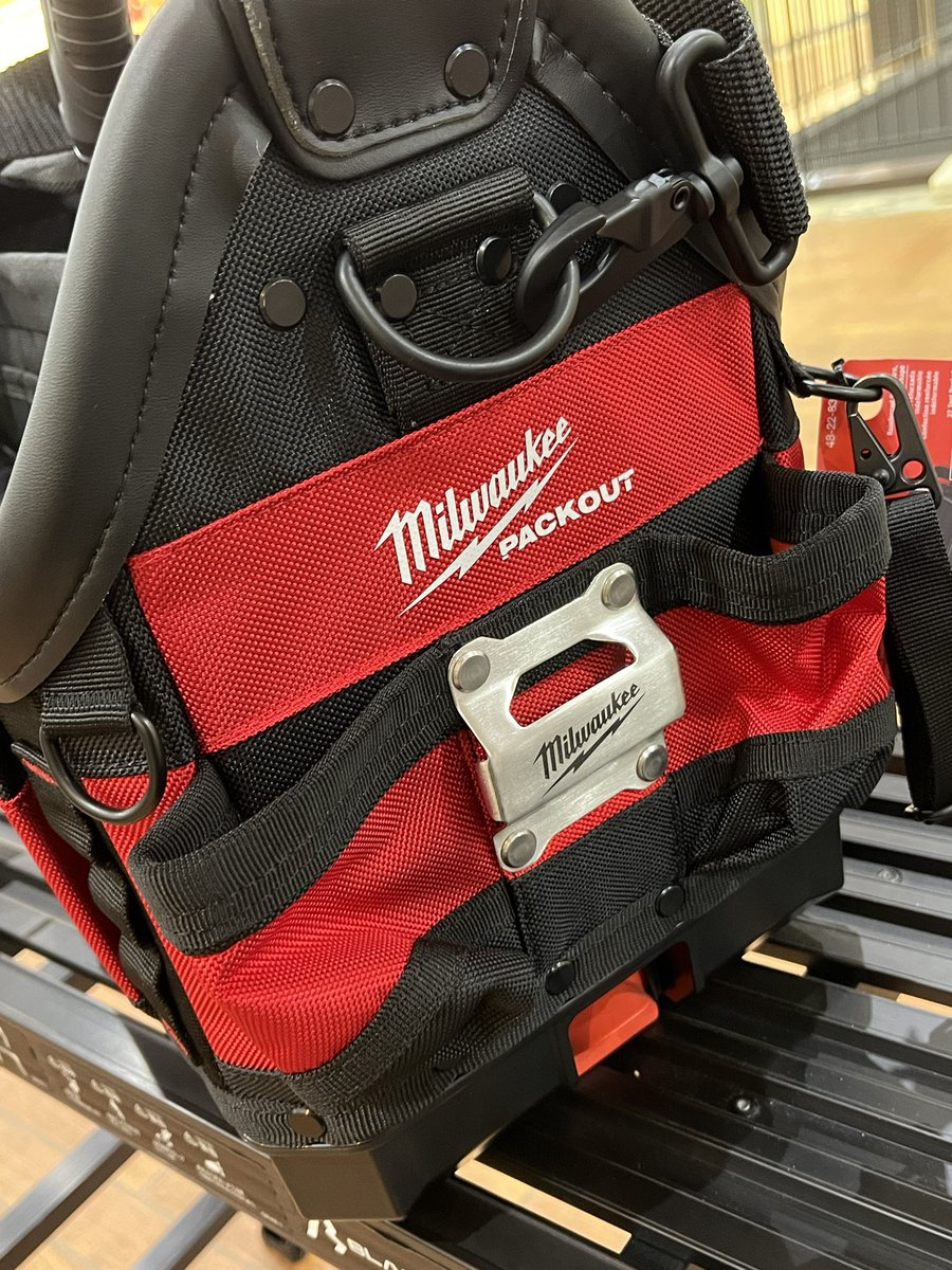 FG_HAKATA's tweet photo. #ファクトリーギア
【再入荷】
Millwaukee PACKOUT15インチタフトートバッグ
欠品中のお問い合わせが多かったので待っていた方も多いのではないでしょうか💭
店頭にて展示在庫ございますので、気になっていた方は是非店頭にてお待ちしています😁
#millwaukee
#ファクトリーギア https://t.co/wACVRkrnvE