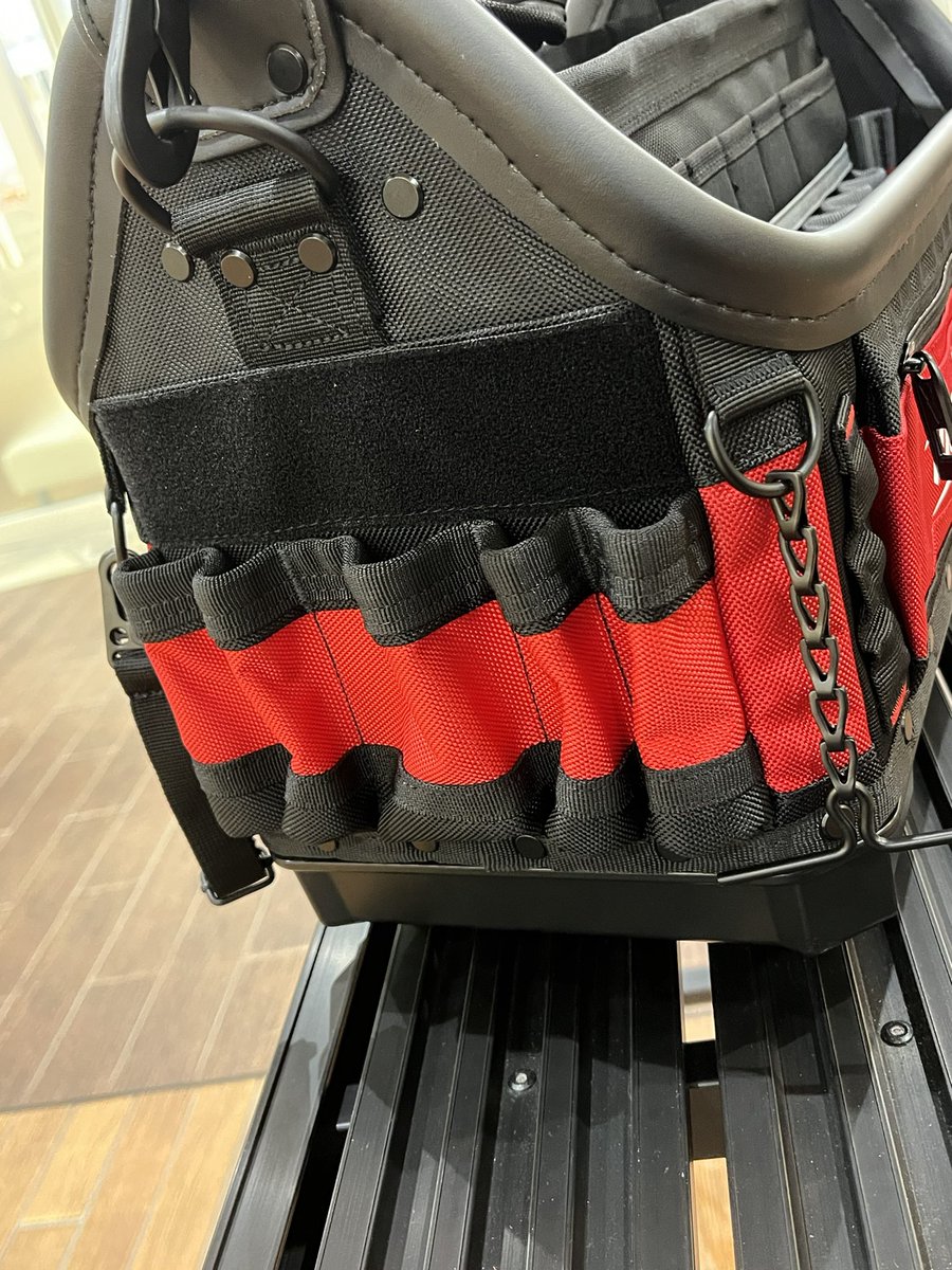 FG_HAKATA's tweet photo. #ファクトリーギア
【再入荷】
Millwaukee PACKOUT15インチタフトートバッグ
欠品中のお問い合わせが多かったので待っていた方も多いのではないでしょうか💭
店頭にて展示在庫ございますので、気になっていた方は是非店頭にてお待ちしています😁
#millwaukee
#ファクトリーギア https://t.co/wACVRkrnvE