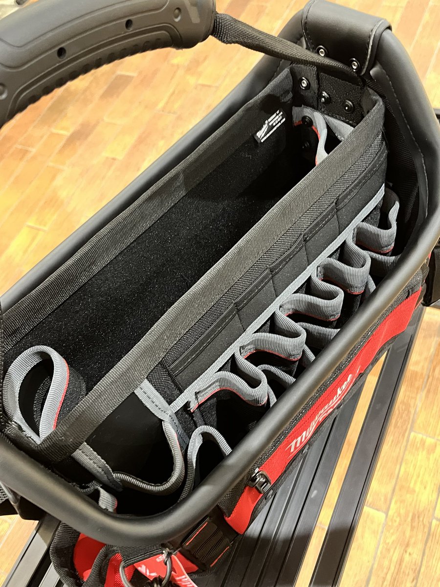 FG_HAKATA's tweet photo. #ファクトリーギア
【再入荷】
Millwaukee PACKOUT15インチタフトートバッグ
欠品中のお問い合わせが多かったので待っていた方も多いのではないでしょうか💭
店頭にて展示在庫ございますので、気になっていた方は是非店頭にてお待ちしています😁
#millwaukee
#ファクトリーギア https://t.co/wACVRkrnvE