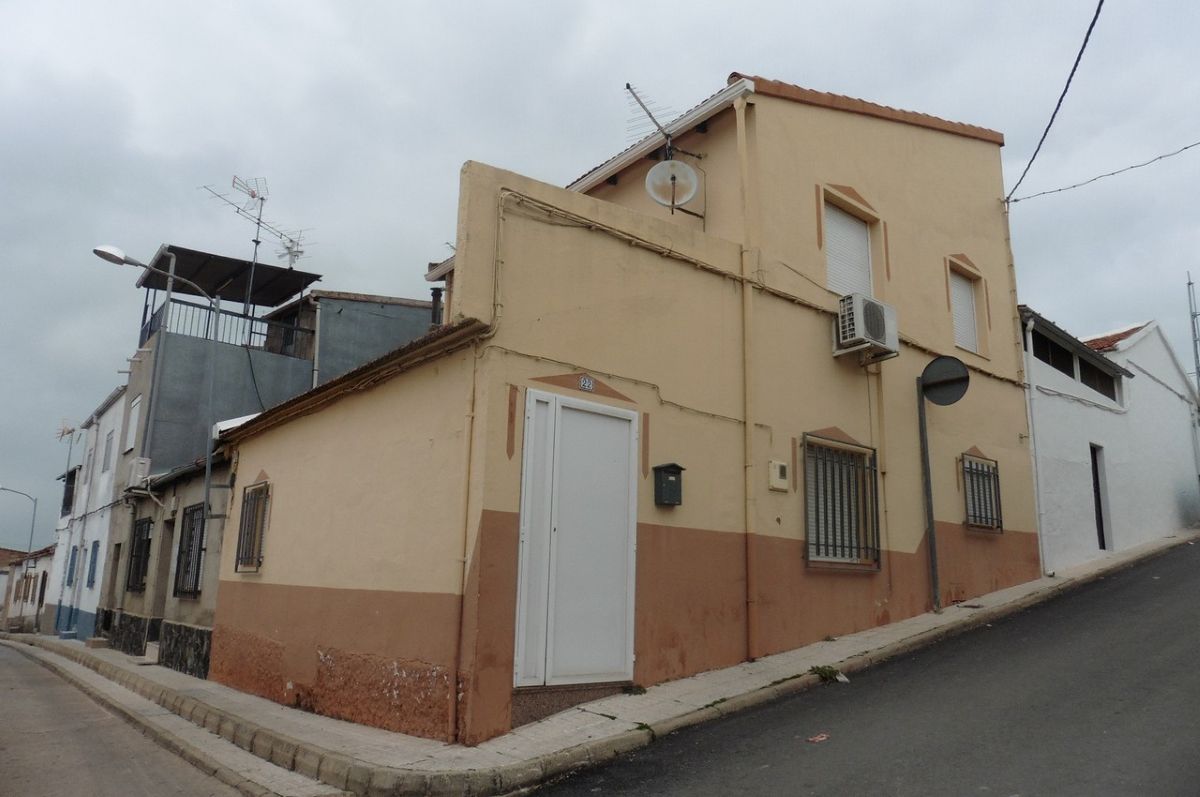 _giocondaliq's tweet photo. 🔊 SUBASTAMOS
🏡 Casa ubicada en la calle del Horno n.º 22, hoy con entrada por la calle Santo Rostro n.º 22, en Villanueva del Arzobispo (Jaén). 📍
📐 Superficie: 73,8 m²
🔧 Necesita reforma integral
📅 Fin: 09/10/2025
🔗 Detalles 👉https://t.co/w8BaIYEp5m https://t.co/zDPa7E9XUi