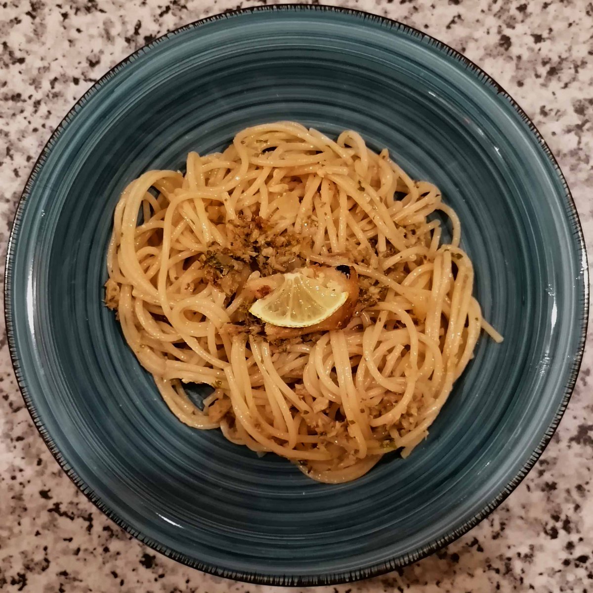 MikeKocht's tweet image. Schneller Lunch weil am Nachmittag eine Schulung startet.
#Spaghetti mit #Sardinen, schön pikant
mikekocht.at/2025/05/27/spa…