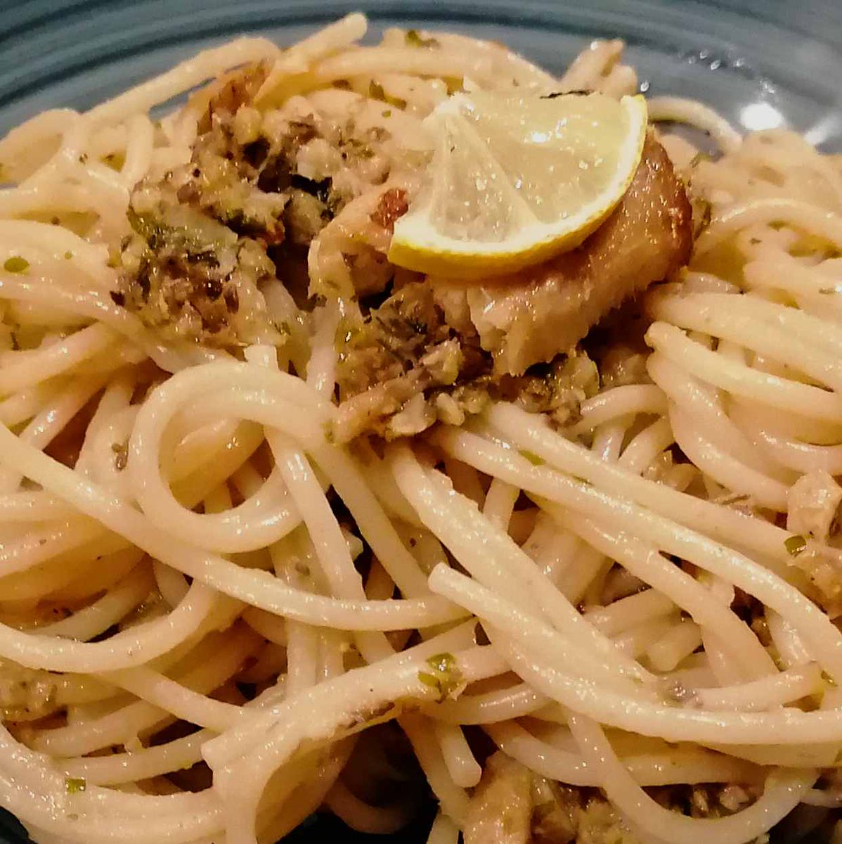MikeKocht's tweet image. Schneller Lunch weil am Nachmittag eine Schulung startet.
#Spaghetti mit #Sardinen, schön pikant
mikekocht.at/2025/05/27/spa…