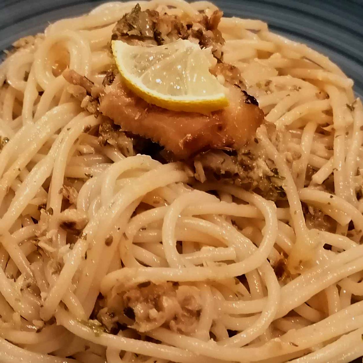 MikeKocht's tweet image. Schneller Lunch weil am Nachmittag eine Schulung startet.
#Spaghetti mit #Sardinen, schön pikant
mikekocht.at/2025/05/27/spa…