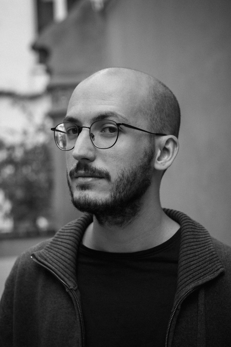 Atenció mi gent aquests dies a la secció de Pantalles de Núvol venim amb teca. Conversa amb Jaume Claret Muxart, que aquest divendres estrena als cinemes el seu debut, "Estrany Riu", després del seu premiat pas a Venècia, Busan, Sant Sebastià o  Reykjavík: nuvol.com/pantalles/cine…