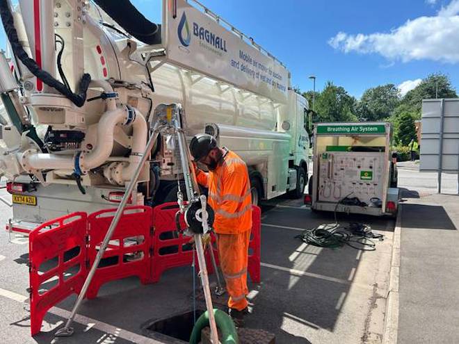 ESIEnviropro's tweet photo. Complex #InterceptorCleaning works within #ConfinedAccess zones completed by Bagnall Environmental for Trent City Council https://t.co/0n8hndKHWM #IndustrialCleaning #EnvironmentalServices https://t.co/NOXg4DNWMV