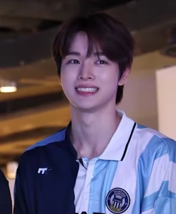 he still has the same smile  (〃´𓎟`〃)