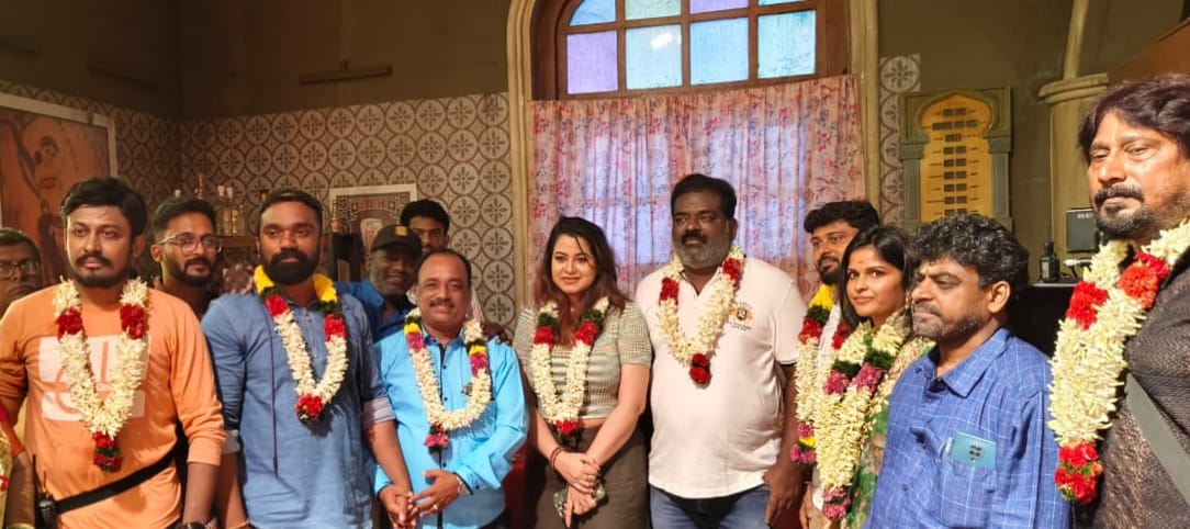 pro_barani's tweet photo. #ProductionNo1 jointly produced by @jaichakraafilms and @staarpictures pooja held yesterday

Directed by @vijithvignesh24 
@Robinprabhuu @deepnainbox #Aruldoss #Harishperadi  #Ashmitha #deepaka  #Nizhalgalravi @jivaRavi  @artsmohan001 @jaikrishkathir
@j_sabarish_offl https://t.co/LAovVx5ncq