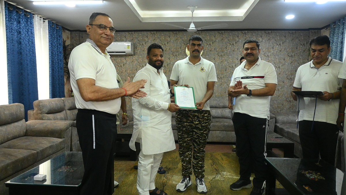 Swachhata Hi Seva-2025 #SHS2025, #SwachhataHiSewa2025, <a href="/SwachhBharatGov/">Swachh Bharat Urban</a>, <a href="/MoHUA_India/">Ministry of Housing and Urban Affairs</a>

SHS -2025 campaign ended on a promising note on 2-10-25. Prabhat pheri and cleanliness drive was organised in Which Sh Kuldeep Kumar MLA , Officers and Jawans took active part .