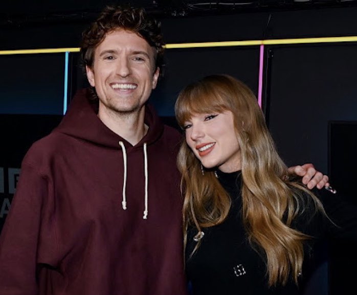 TSwiftNZ's tweet photo. 📻 | Taylor Swift’s full interview with Greg James for @BBCR1 is now on YouTube — with a runtime of 21:29!

https://t.co/TuwaDtgDow https://t.co/OwKEBOeUSd