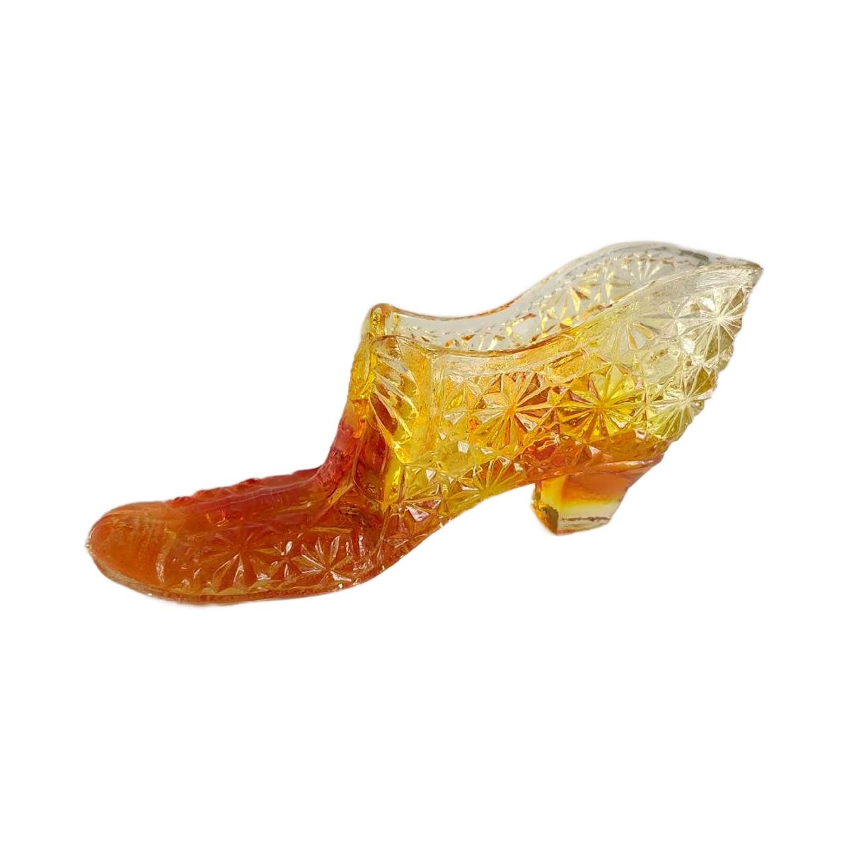 JunkYardBlonde's tweet photo. Vintage Amberina Glass Shoe Daisy and Button with Bow https://t.co/nx8djBmjwE #JunkYardBlonde #Etsy #DaisyAndButton https://t.co/xfR1RmavPL