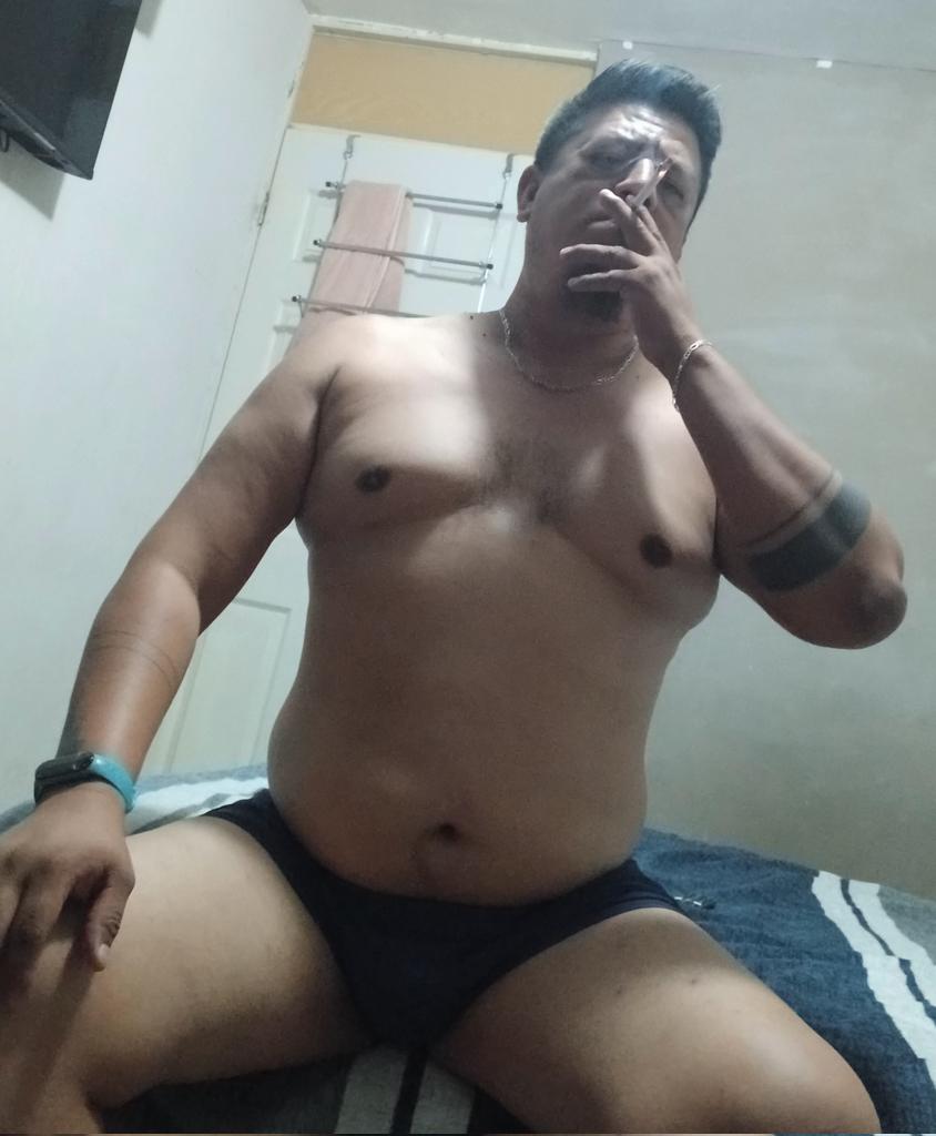 Te comes mi verga mientras fumo?
👿🍆💦😈