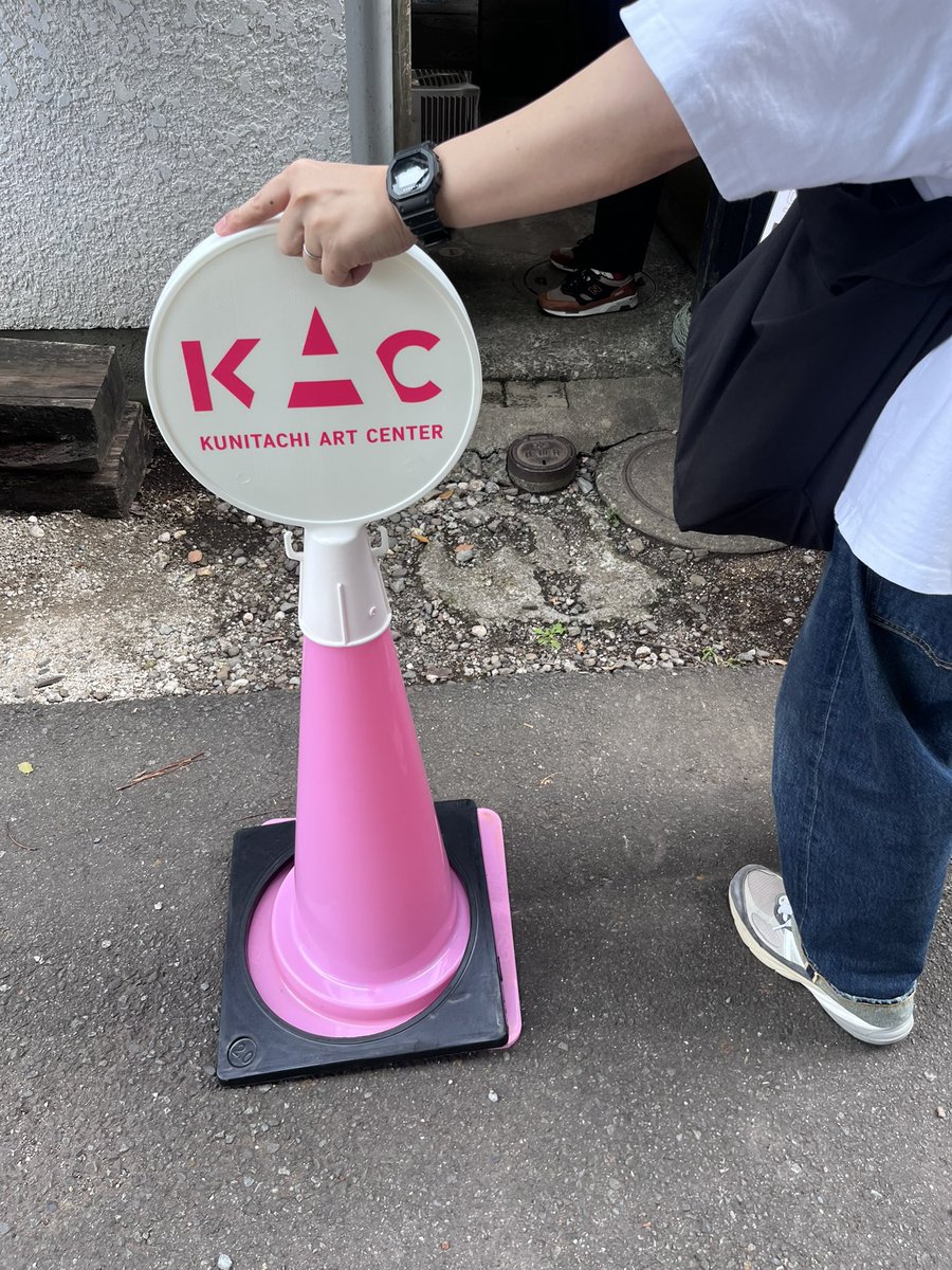 ackt186's tweet photo. 今年もピンク色のコーンが目印。
各スペースに配ってまわりました。 https://t.co/xTciVxMcNO