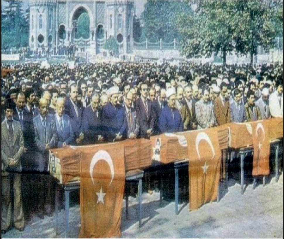 basbugturkesii's tweet image. MHP İstanbul İl Başkanı Recep Haşatlı, oğlu Mustafa Haşatlı ve Hüsnü Tepe 3 Ekim 1978&apos;te kızıl teröristlerce şehit edildi. Mustafa Haşatlı şehit olduğunda henüz 17 yaşındaydı.