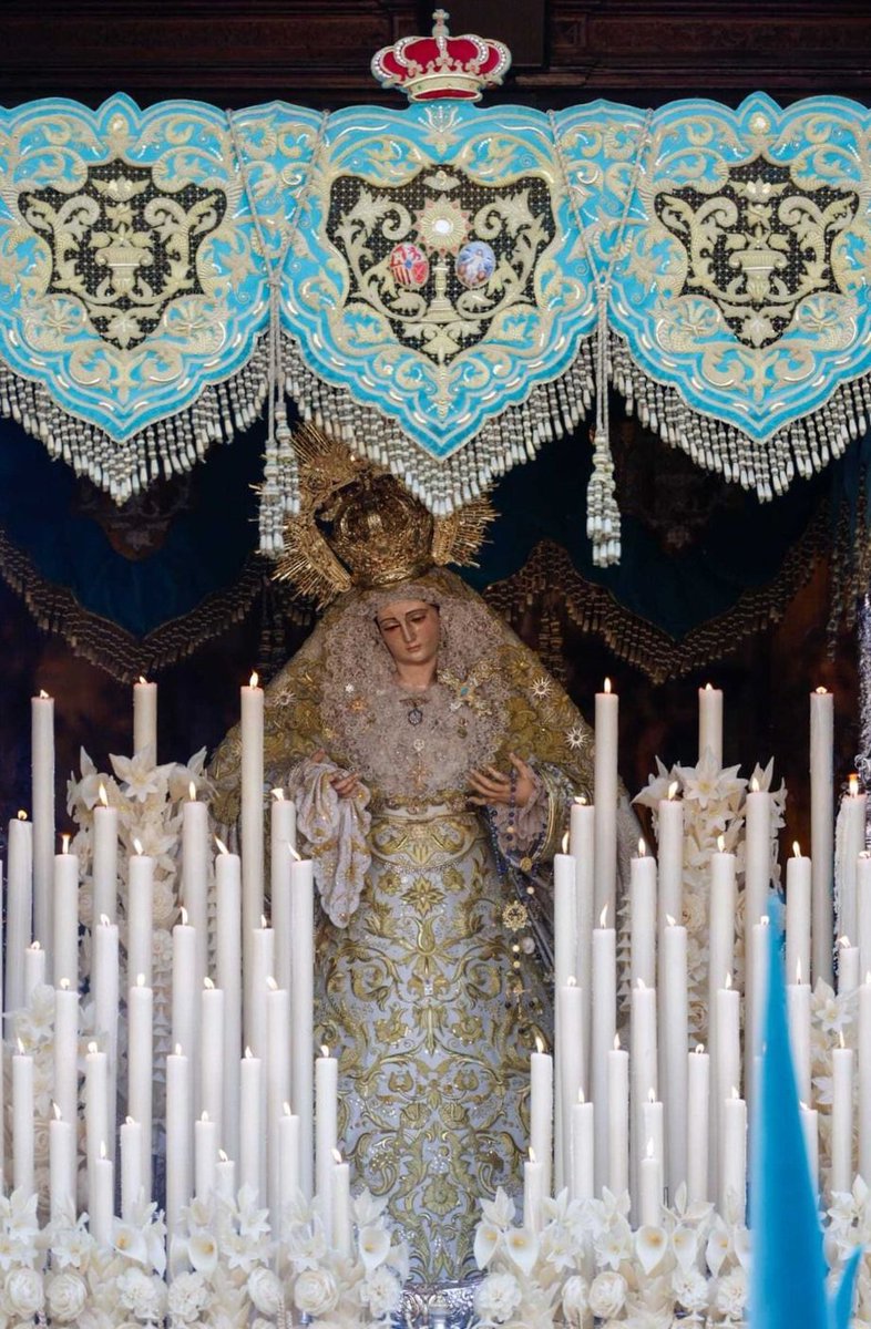 #VIERNESdeHERMANDAD | Como cada viernes, la Iglesia del Beato Diego abrirá sus puertas de 18:30 a 20:30 horas para la visita y veneración de nuestros Sagrados Titulares. 

Recuerda que hoy podrás adquirir Lotería de Navidad en nuestra Casa de Hermandad.