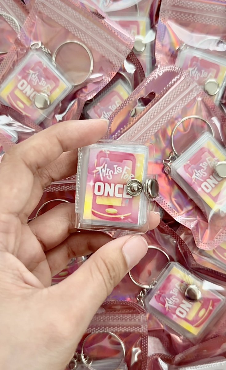 Twice This Is For in Bulacan
Fan support project by <a href="/shizcakie/">ally</a> 🌷✨

Mini Album keychain
to store your concert photos from TIF 🥳

1 inch album with 16 pages 

super limited quantity
ratio: 1:1
loc: tba

no need to ff, just approach me
See you tom! 🩷

#TWICE #ThisIsForBULACAN