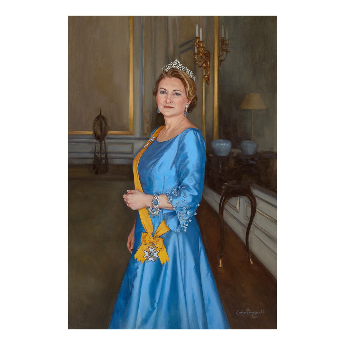 Monarchies2000's tweet image. La Maison grand-ducale du #Luxembourg a commandé des portraits officiels du prince Guillaume (V) et de son épouse Stéphanie, qui feront partie de la collection officielle du Palais grand-ducal. 🇱🇺👑#monarchy #monarchie 📸: Louise Pragnell // Roland Schauls // Andrew Gow