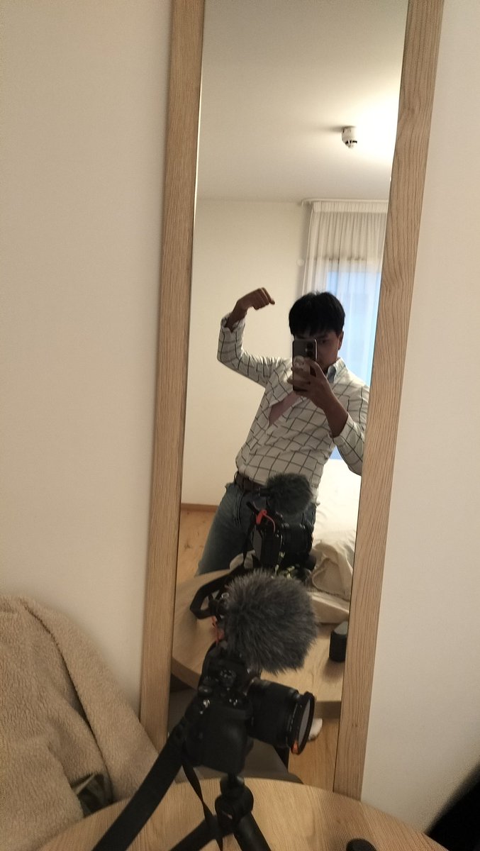 DAY 1  AT #VALORANTChampions 

Are huntrix playin?