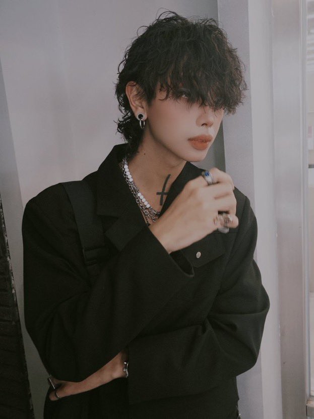 lurew001's tweet photo. 最近一直被問為什麼約的到女孩子
不是啊
你們好好整理打扮一下自己
不用做到跟我一樣化妝砸��在自己身上
但至少乾淨 別用網圖 好好整理自己
我可以做到我照片所見即所得

你們傳個網圖叫人家怎麼約你啦！ https://t.co/FQZvHLILqA