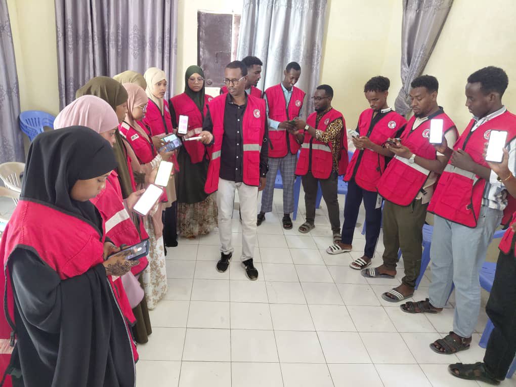 AbdulkadirAfi's tweet photo. Volunteers at the Somali Red Crescent (#SRCS) Branch in Marka are now fully equipped to utilize the organization's new Volunteer and Member Management System (#VMMS) following intensive training sessions conducted this week.
Under the expert facilitation of Ahmed Abdi Hassan, SRCS Volunteers & Branch Development Coordinator, participants received comprehensive step-by-step guidance on navigating the digital platform enabling volunteers to register online, manage their passwords independently, and access the latest news and opportunities—all from the comfort of their homes.
The successful completion of this training marks another milestone in the SRCS's ongoing efforts to modernize its operations and better serve both volunteers and the communities they support.