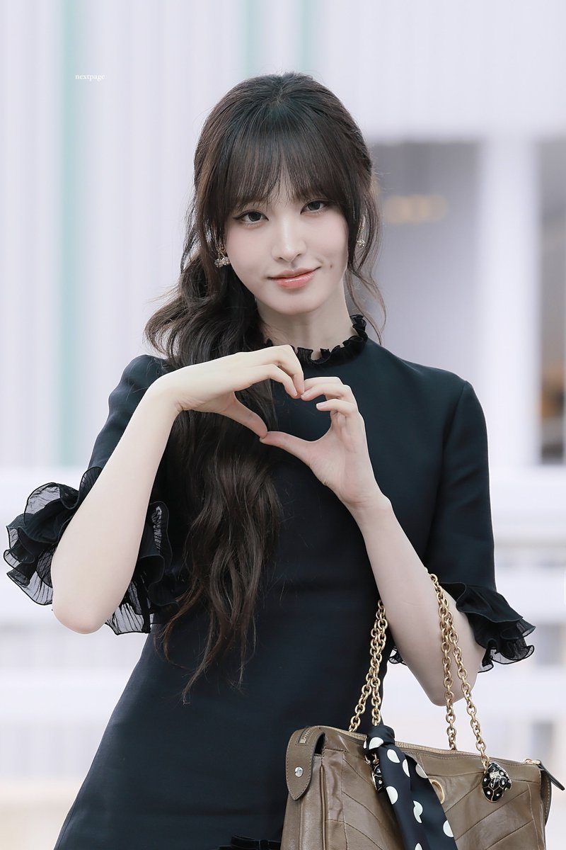 nextpageive's tweet photo. 251003 #아이브 #IVE #리즈 #LIZ @IVE_twt https://t.co/tiV51acQMY