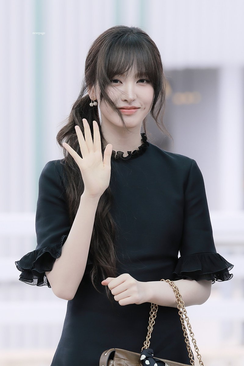 nextpageive's tweet photo. 251003 #아이브 #IVE #리즈 #LIZ @IVE_twt https://t.co/tiV51acQMY