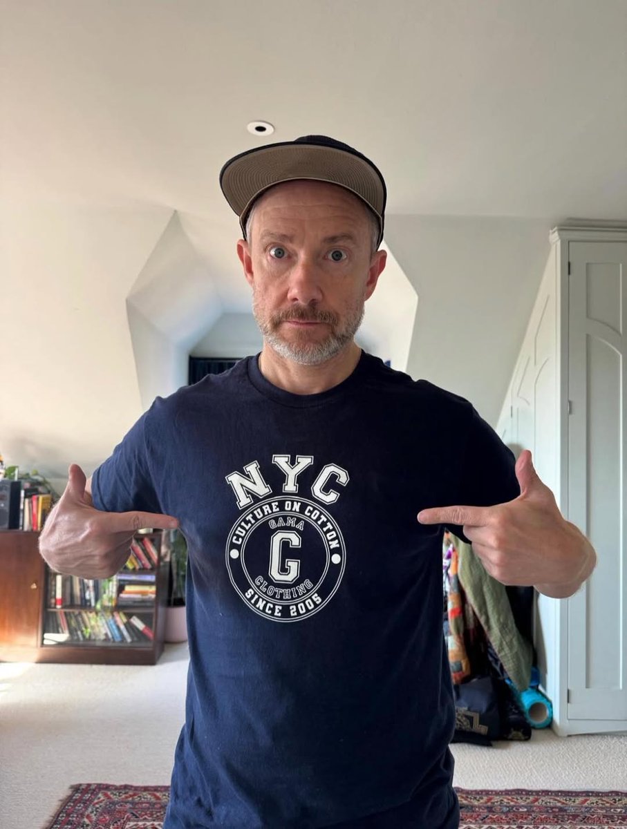 Great to see Martin Freeman in the Gama Clothing 20th anniversary 'Newmarket Youth Crew' tee.
Perfect for this lovely Indian Summer we’re enjoying
It’s available @
gamaclothing.co.uk/product/nyc-t-…
