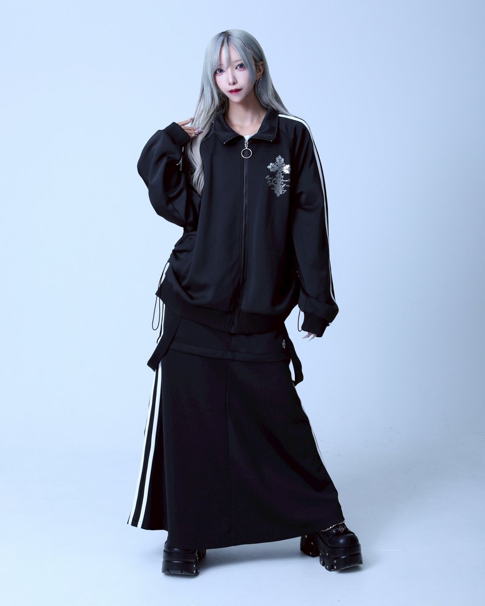 NEW ARRIVAL】 REFLEM【レフレム】 箔プリントシャーリングトラック