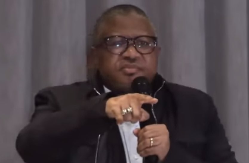 ANC SG Mbalula is the most useless ever 

Retweet if you agree 

Bushiri Nathi Mthethwa Malema Mandla Mandela