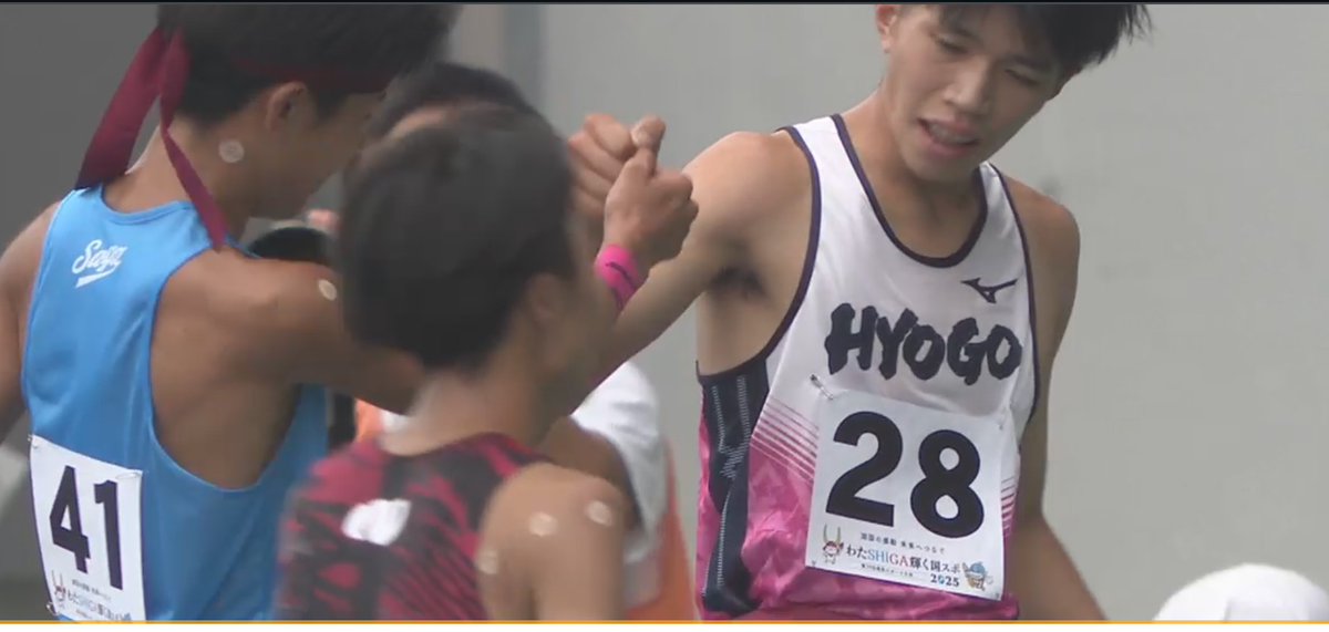 kenpinobug's tweet photo. 国スポ陸上
少年男子A5000m
5位:今村　仁（鳥栖工3）
13分48秒83:佐賀県高校新記録✨️✨️✨️

じ〜〜〜ん❕️❕️❕️
遂にやってくれた〜

新妻君とのぐータッチもイイね♪ https://t.co/jGKDTMMyWV