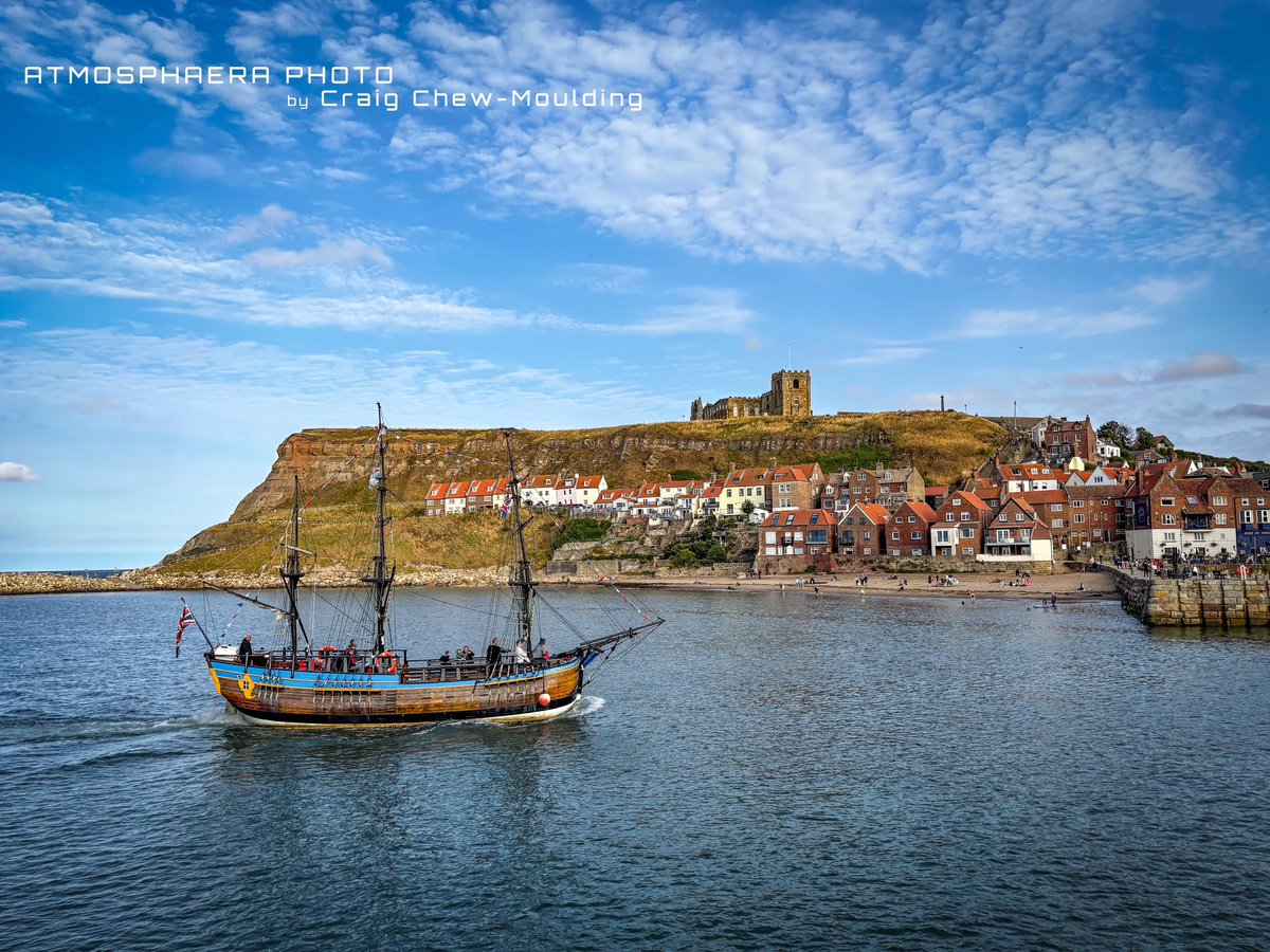 tmosphaera's tweet photo. Images of Whitby from a sunny August afternoon.  Always a family favourite trip. 
#Whitby #NorthYorkshire #iPhonePhotography #shotoniphone #YorkshireCoast @northyorksc @Welcome2Yorks @itvcalendar @BBCLookNorth https://t.co/p21QbBJy6L