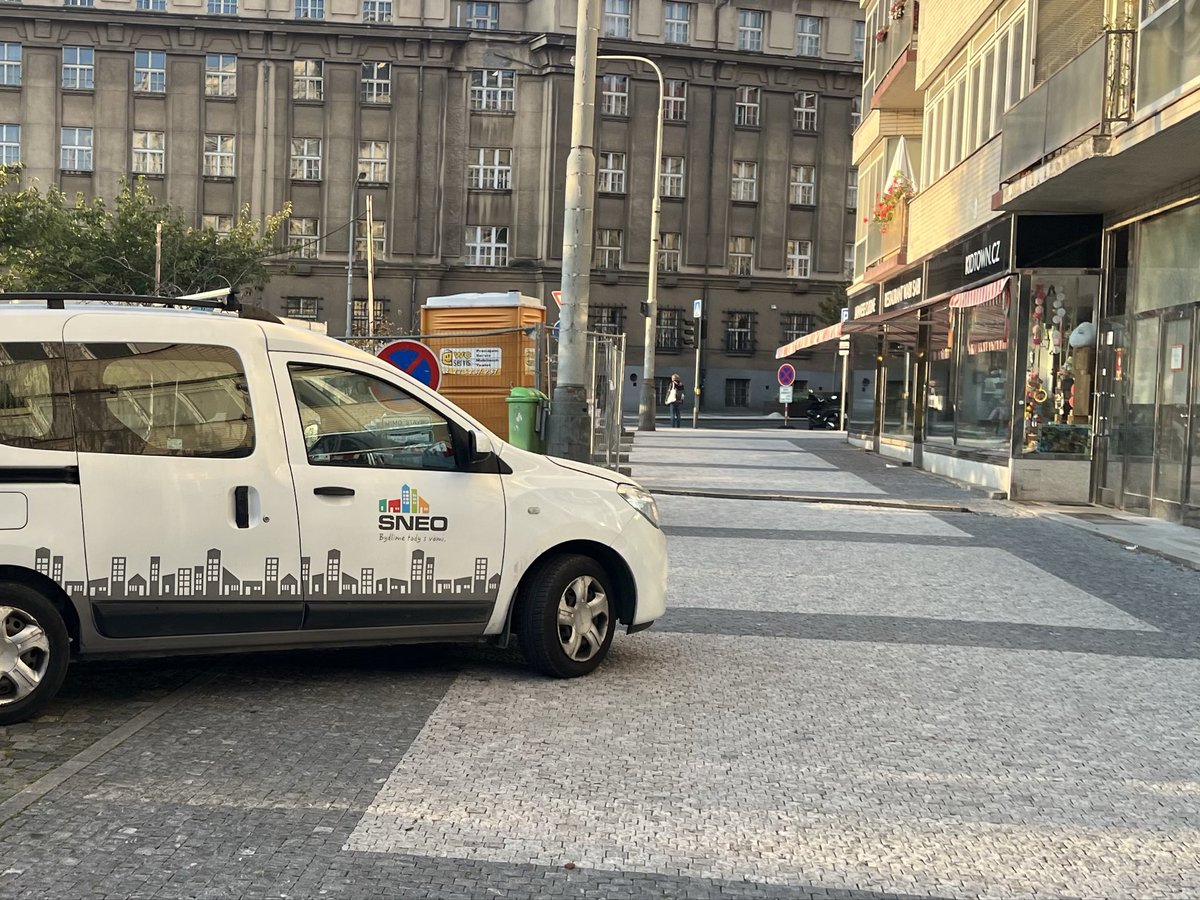 Nemohli byste <a href="/Praha6/">Praha 6</a> naucit ty svoje akciovky nebejt líný a dodržovat nějaký základní pravidla? Dík!