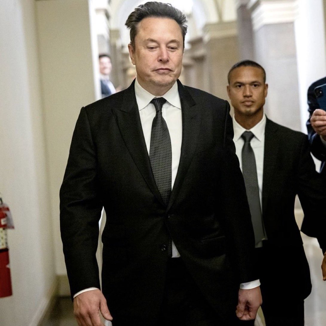 "I didn't do the Twitter purchase because I thought it was a great way to make money. I knew that there would be a zillion slings &amp; arrows coming in my direction &amp; I could just end up being kil*ed by some crazy person that is an arm of the woke mind virus"

一 Elon Musk