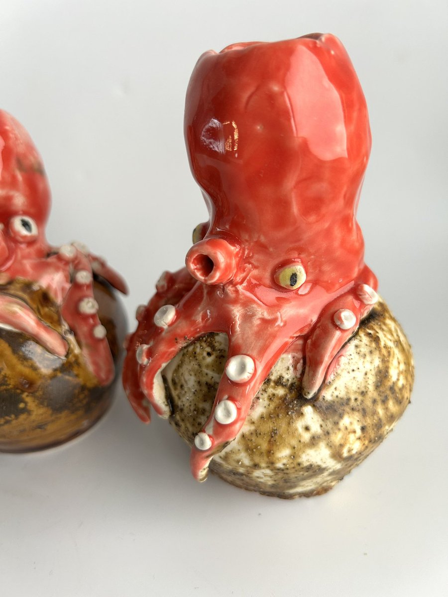 たこ壺🐙酒器になります。
最近知ったけどたこの口って思ってたところはむしろお尻だった