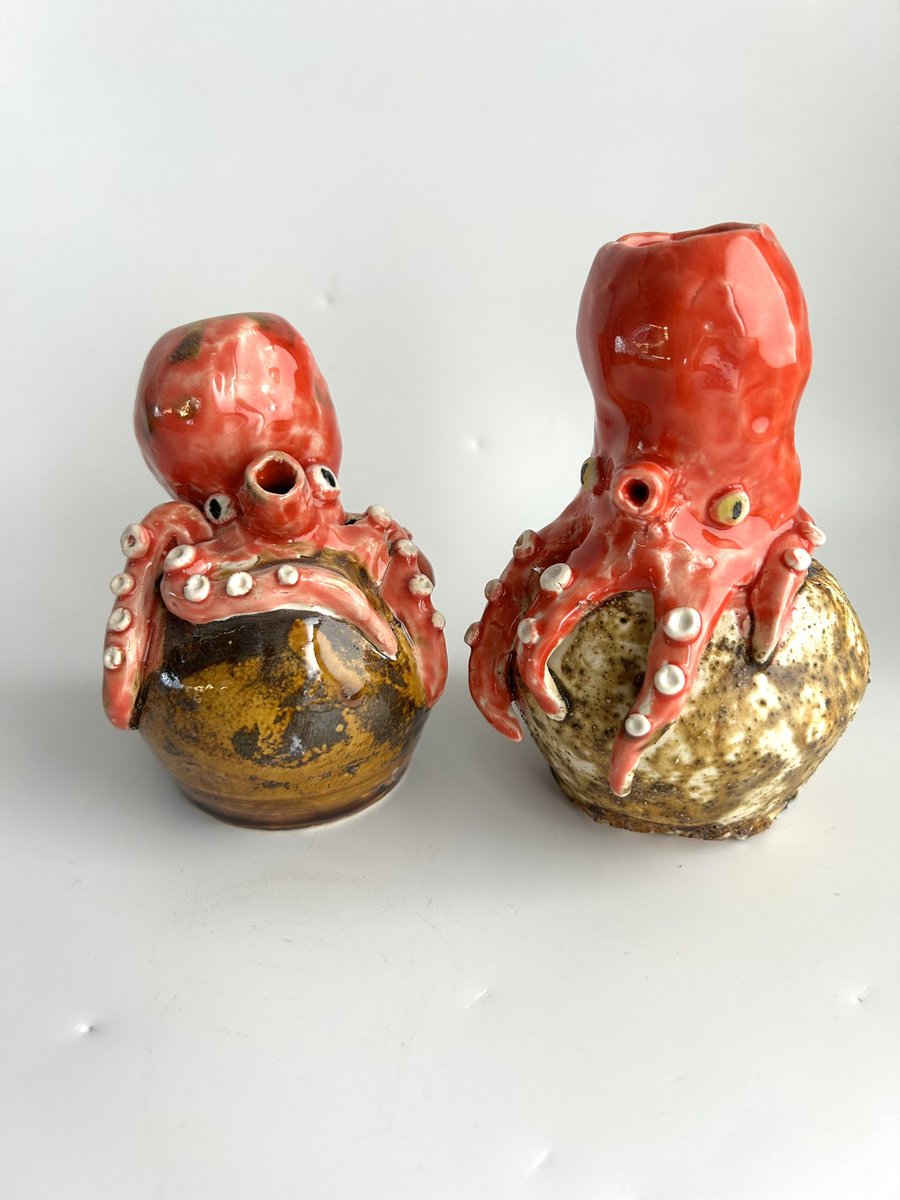 akitagawap's tweet photo. たこ壺🐙酒器になります。
最近知ったけどたこの口って思ってたところはむしろお尻だった https://t.co/tx6GSK2dl6