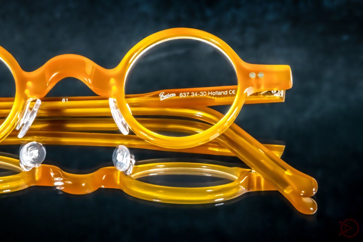 VisioOptical's tweet image. Add a hint of sparkle to your look with Preciosa Eyewear, now at Visio Optical Singapore! 💎✨ #CrystalFrames #VisioOptical