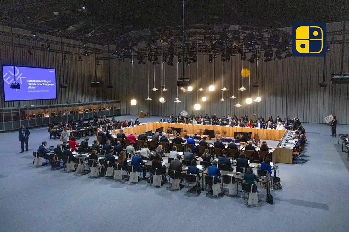 Watch_Lea's tweet photo. EU leaders convene in Copenhagen amid growing drone incursions, planning a “drone wall” to detect & defend against cheap Russian drones, breach of airspace incidents, and airport disruptions.
https://t.co/wlDTJKichr
#Europe #DroneDefense #NATO #AirSecurity #Geopolitics https://t.co/jEfjUR6V1q