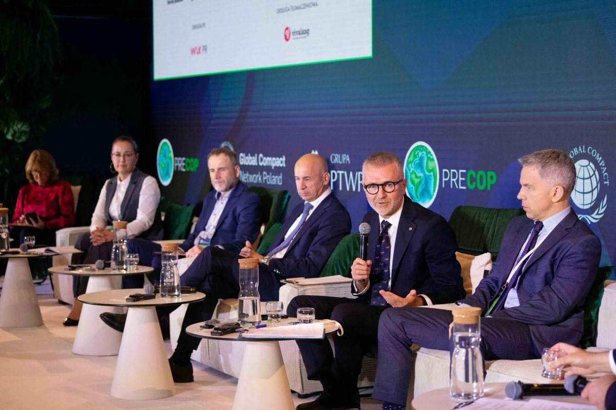 MakowskiJaro's tweet image. Zakończył się katowicki #PRECOP 🌳- 2 dni rozmów, spotkań, wymiany doświadczeń dotyczących kwestii energetycznych i klimatycznych. Spotkanie gromadzi polityków, ekspertów i biznes. Konkluzja: potrzebujemy taniej i czystej energii. Tylko w ten sposób będziemy konkurencyjni.