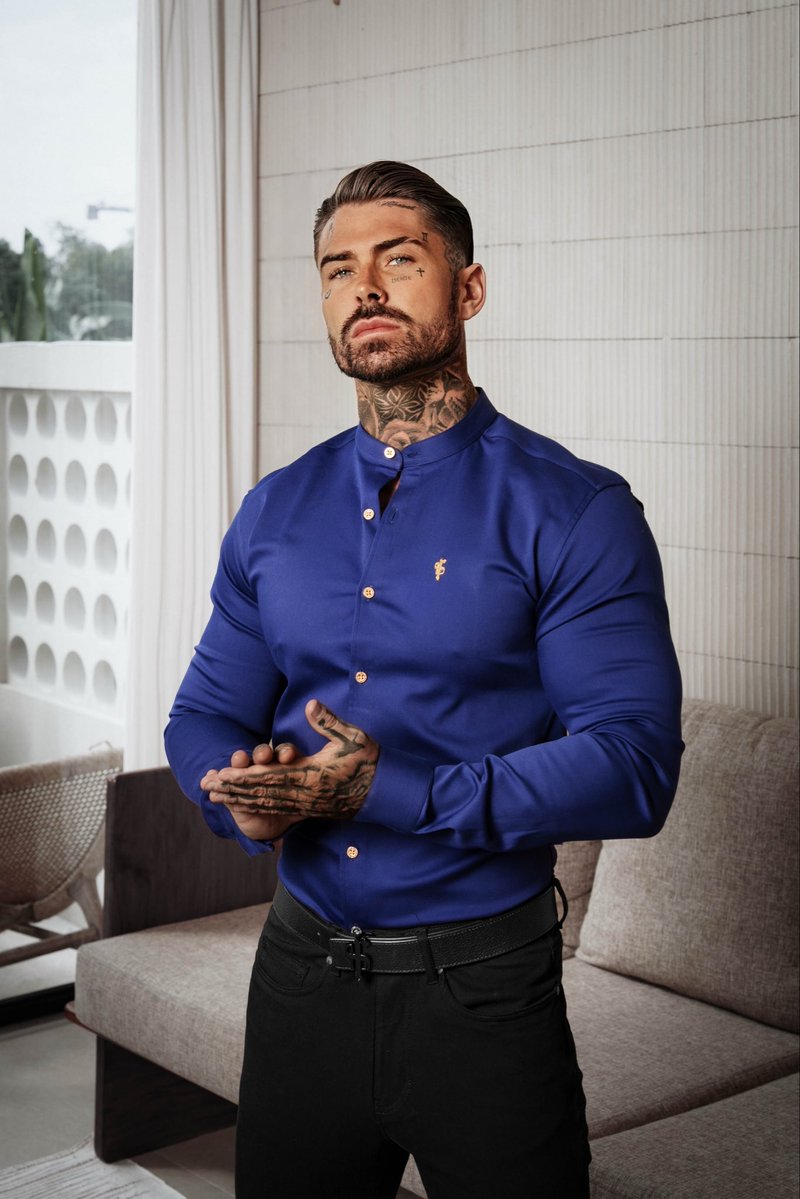 FatherSons_'s tweet image. Stand Out 🥇 
[ NEW: Ultra Stretch Denim Shirt ]

#shirts #bodybuilder #aesthetics #physique #menswear