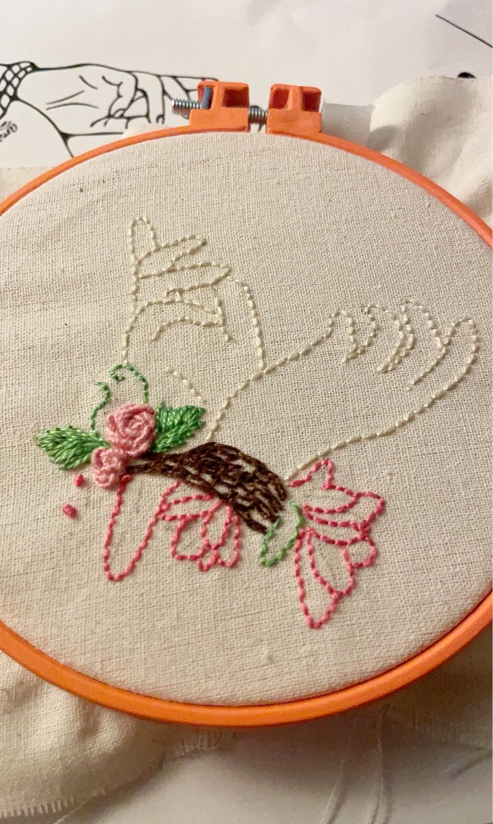 “Stitching Intimacy”

กิจกรรมที่ชวนให้ใจช้าลง ฟังเสียงของตัวเอง และถักทอความรู้สึกออกมาเป็นงานศิลป์เล็ก ๆ ที่จับต้องได้ (ฟรี)

ทุกฝีเข็มคือการจดจ่อ เหมือนทุกสัมผัสที่เกิดขึ้นจากความยินยอม

ทุกเส้นด้ายคือการเชื่อมโยง คล้ายกับการถักทอความสัมพันธ์ที่ต้องอาศัยความไว้วางใจ