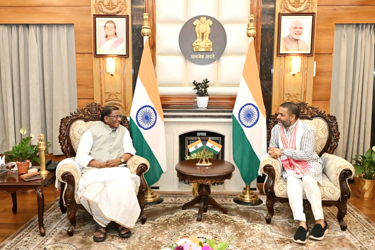 असम प्रदेश के महामहिम राज्यपाल श्री लक्ष्मण आचार्य जी को जन्मदिन की हार्दिक बधाई एवं शुभकामनाएं । मैं ईश्वर से आपके उत्तम स्वास्थ्य और सफलतम जीवन की प्रार्थना करता हूँ।💐🎂
<a href="/Laxmanacharya54/">लक्ष्मण प्रसाद आचार्य (Lakshman Prasad Acharya)</a>