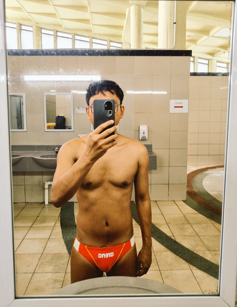 TGIF 🏊🩲. Before the storm ⛈️